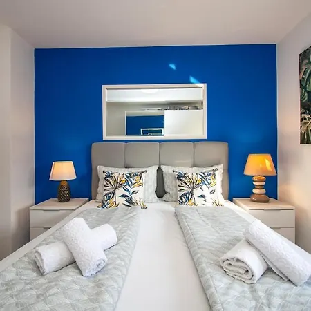 Modern Luka In Apartment Pula