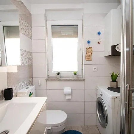 Modern Luka In Apartman *