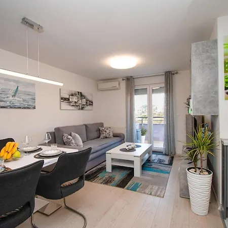 Modern Luka In Apartman *