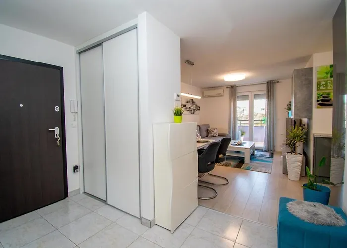 Apartment Modern Luka In Pula